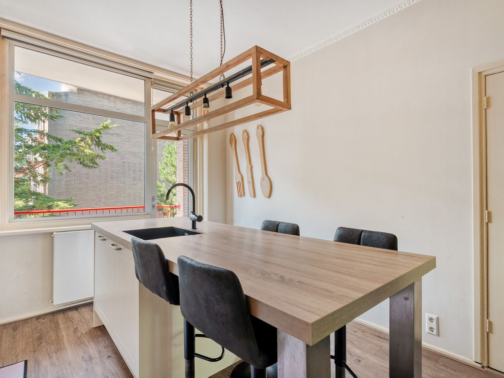 Woudenbergstraat 83, 'S-GRAVENHAGE
