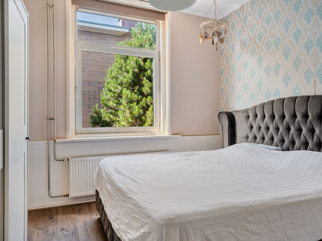 Woudenbergstraat 83, 'S-GRAVENHAGE