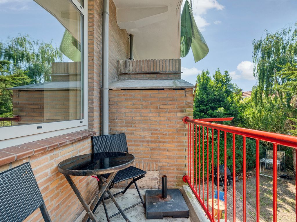 Woudenbergstraat 83, 'S-GRAVENHAGE