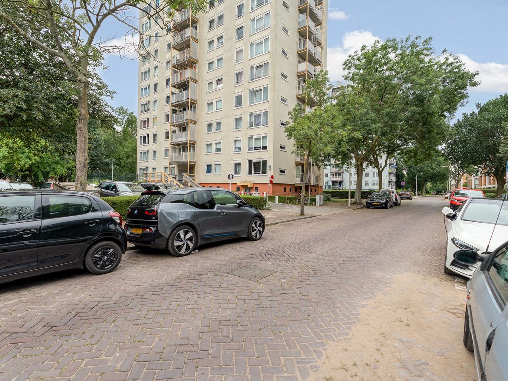 Wezelrade 91B, 'S-GRAVENHAGE