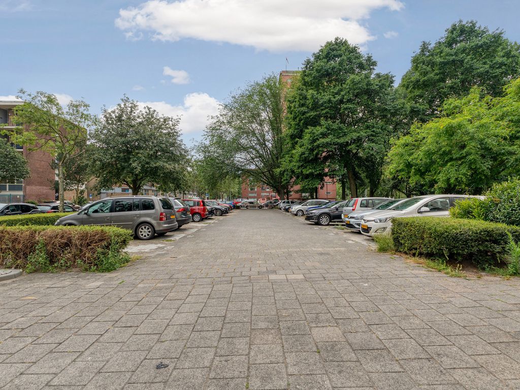 Wezelrade 91B, 'S-GRAVENHAGE