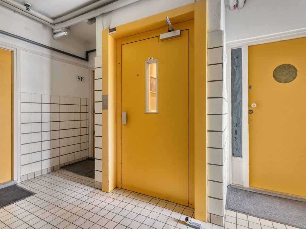 Wezelrade 91B, 'S-GRAVENHAGE