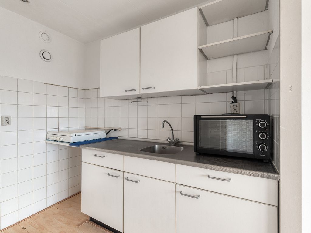 Wezelrade 91B, 'S-GRAVENHAGE