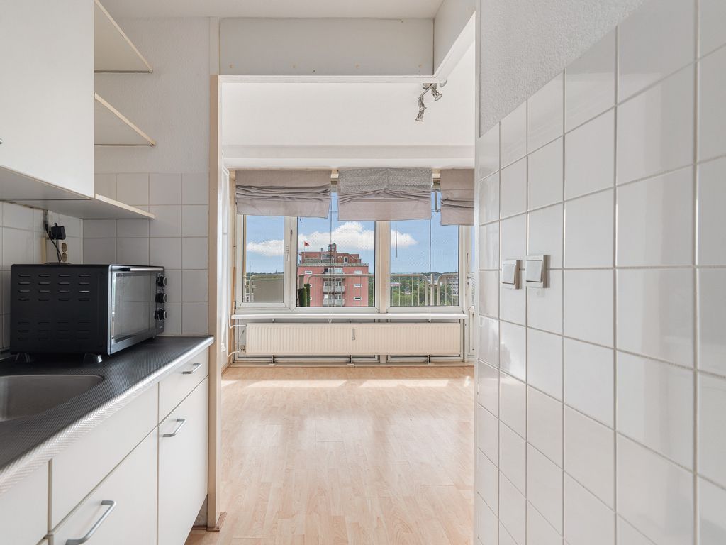 Wezelrade 91B, 'S-GRAVENHAGE