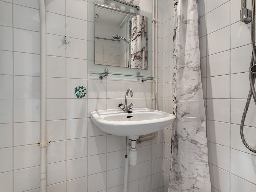 Wezelrade 91B, 'S-GRAVENHAGE