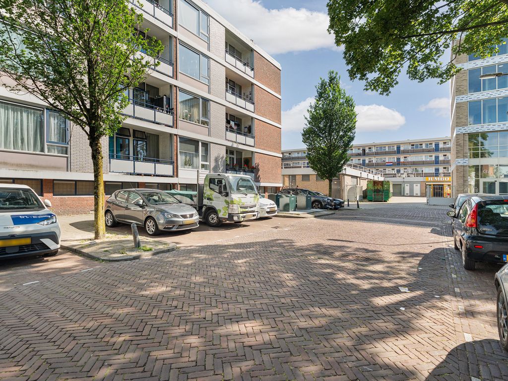 Wolvenrade 103, 'S-GRAVENHAGE