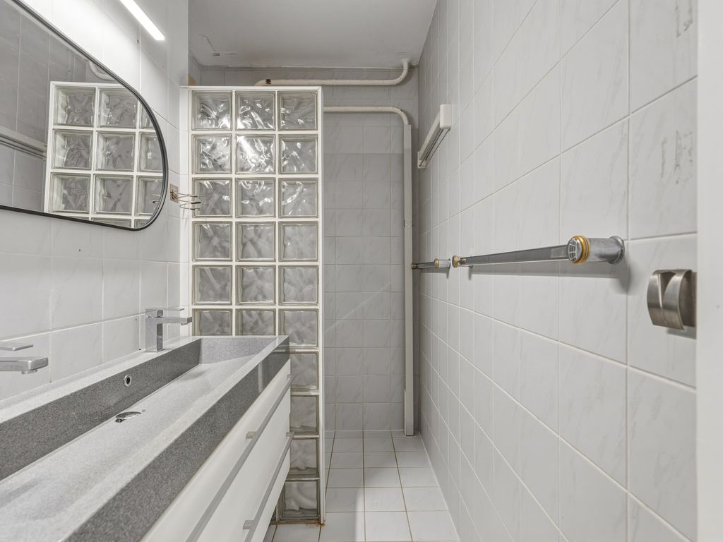 Leyweg 106A, 'S-GRAVENHAGE