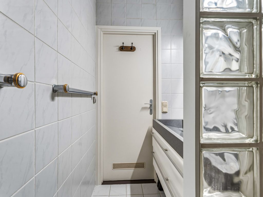 Leyweg 106A, 'S-GRAVENHAGE