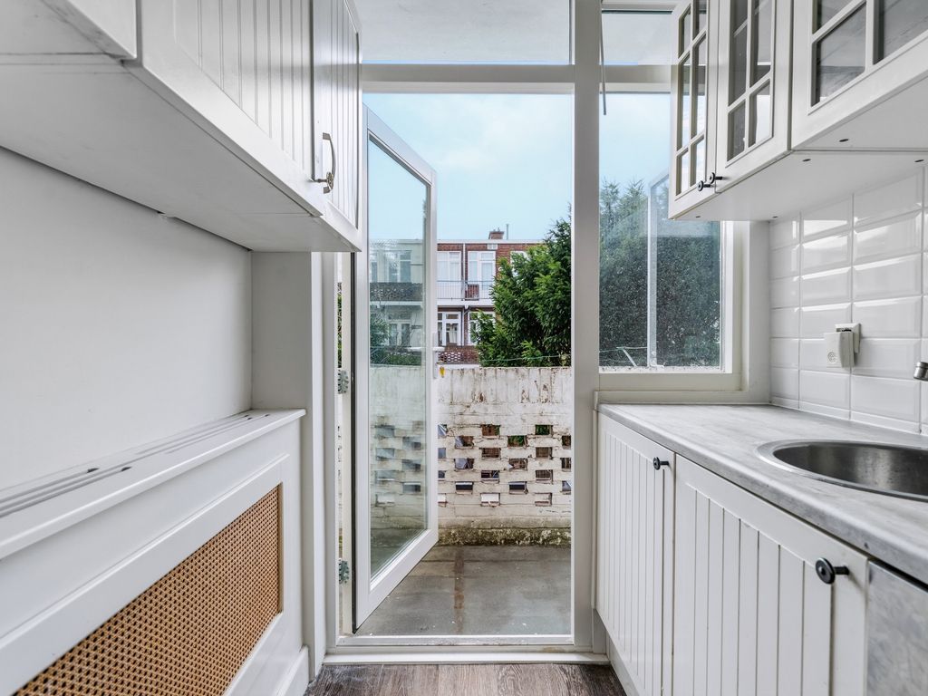 Bennekomstraat 15, 'S-GRAVENHAGE