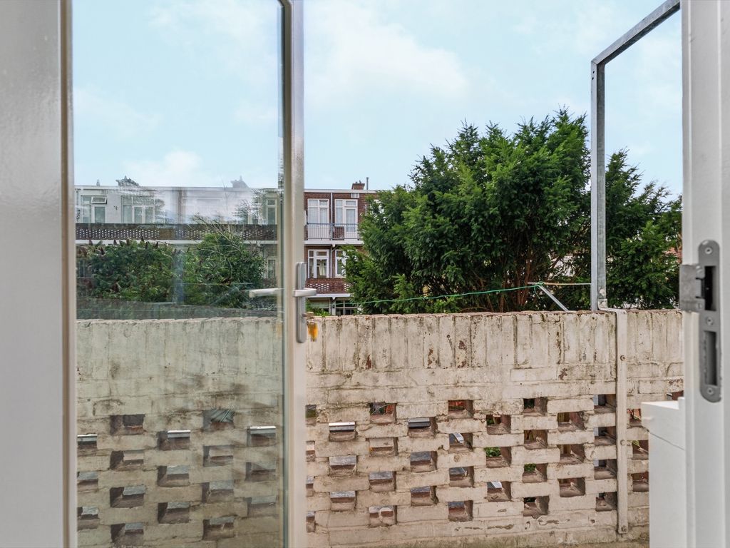 Bennekomstraat 15, 'S-GRAVENHAGE
