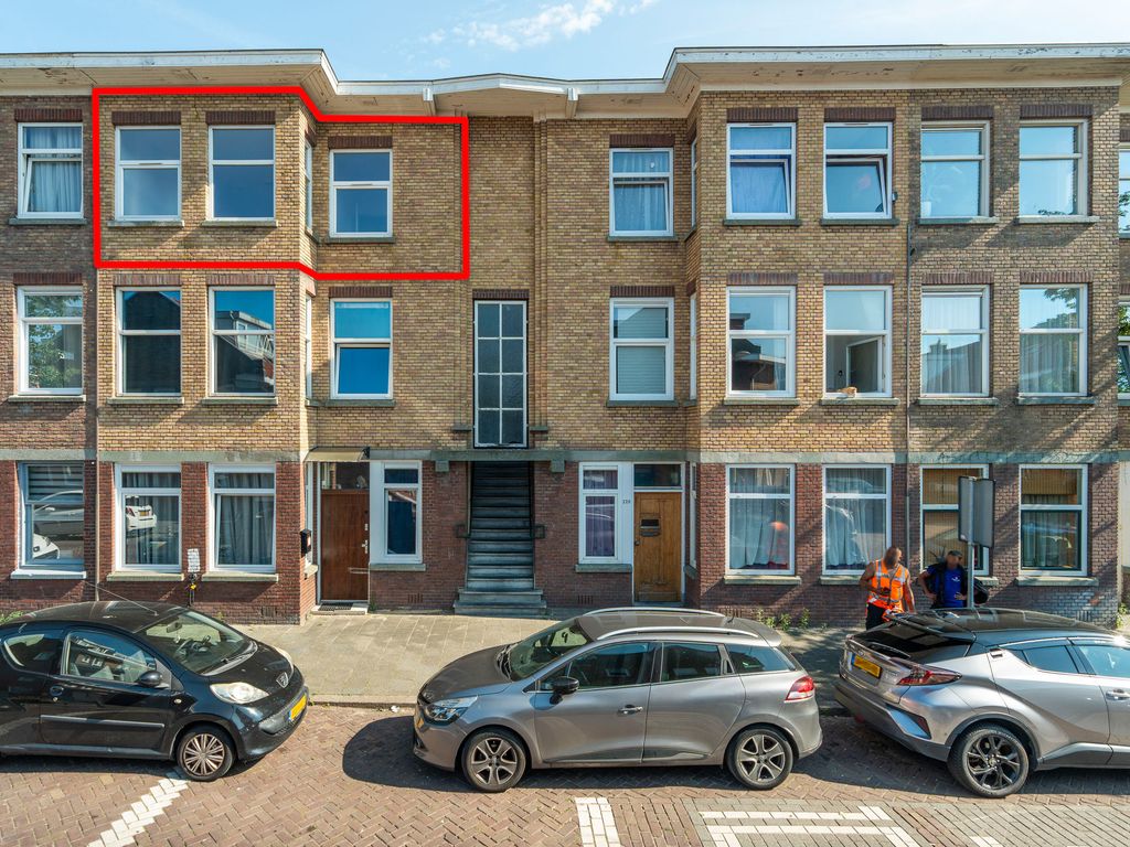 Capadosestraat 214, 'S-GRAVENHAGE