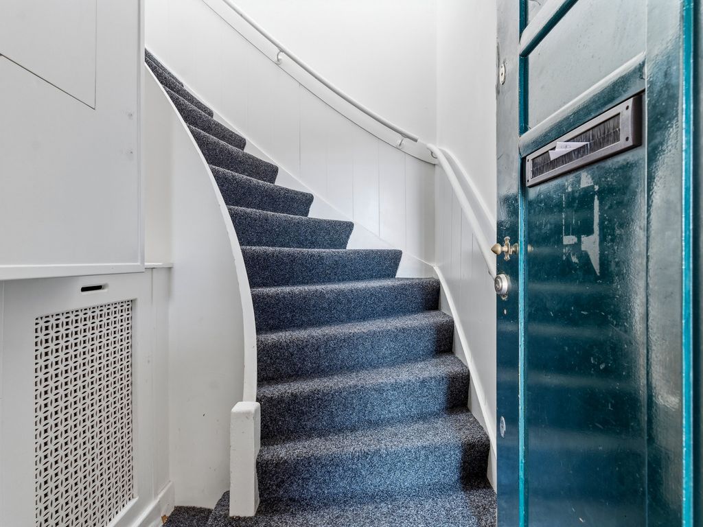 Capadosestraat 214, 'S-GRAVENHAGE
