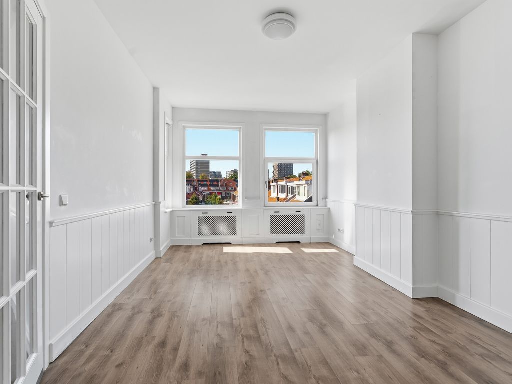 Capadosestraat 214, 'S-GRAVENHAGE
