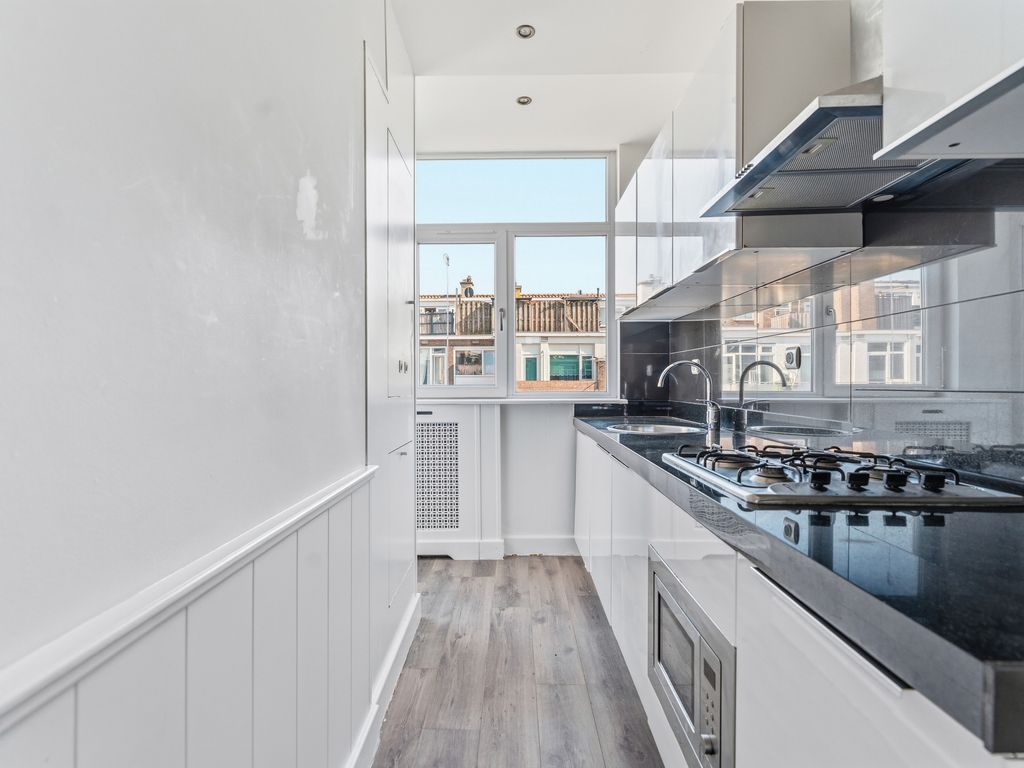 Capadosestraat 214, 'S-GRAVENHAGE