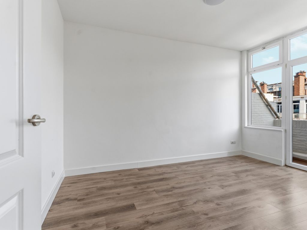 Capadosestraat 214, 'S-GRAVENHAGE