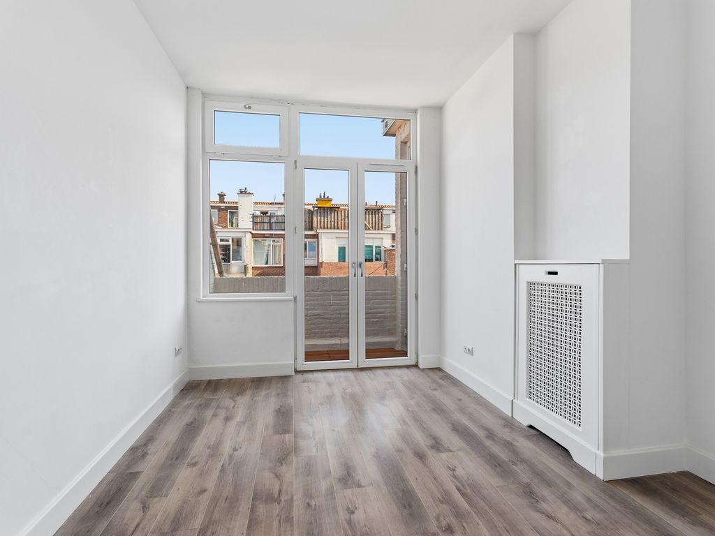 Capadosestraat 214, 'S-GRAVENHAGE