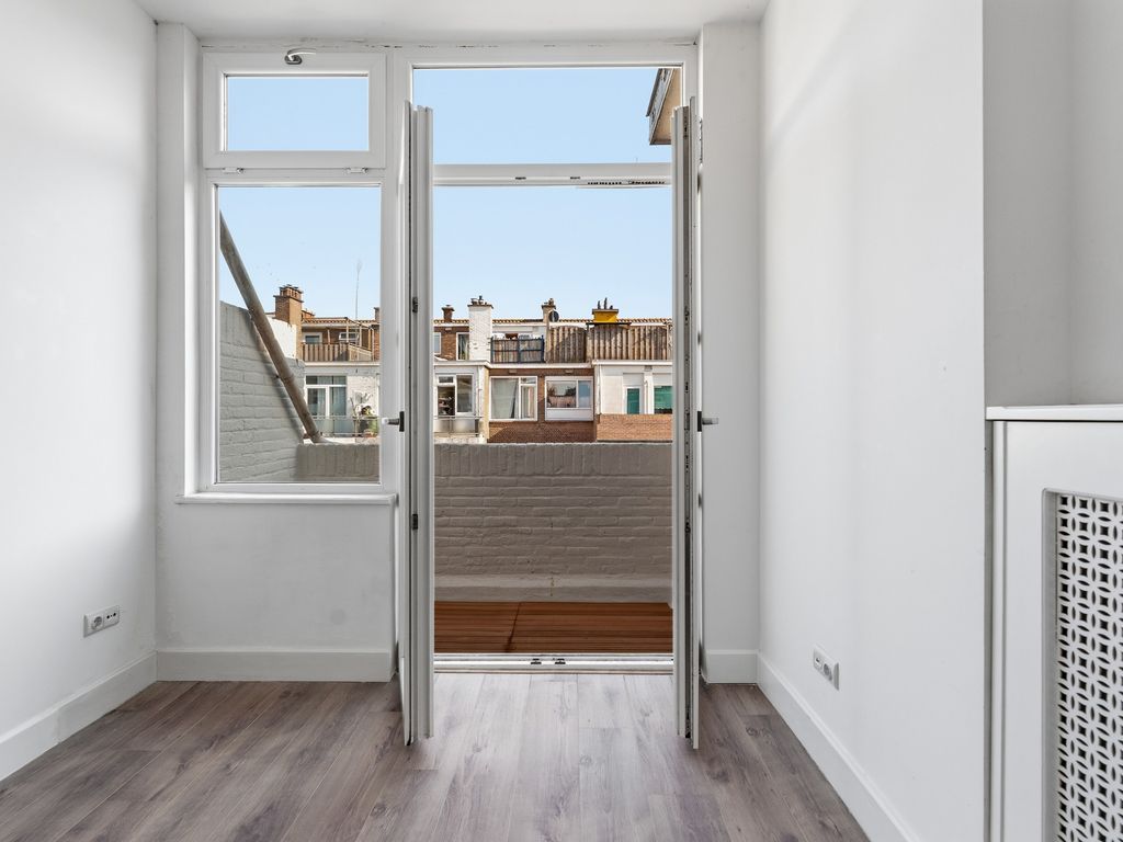 Capadosestraat 214, 'S-GRAVENHAGE