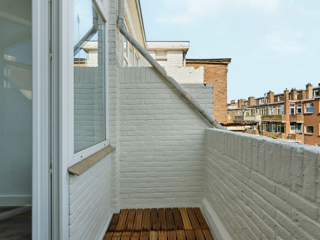Capadosestraat 214, 'S-GRAVENHAGE