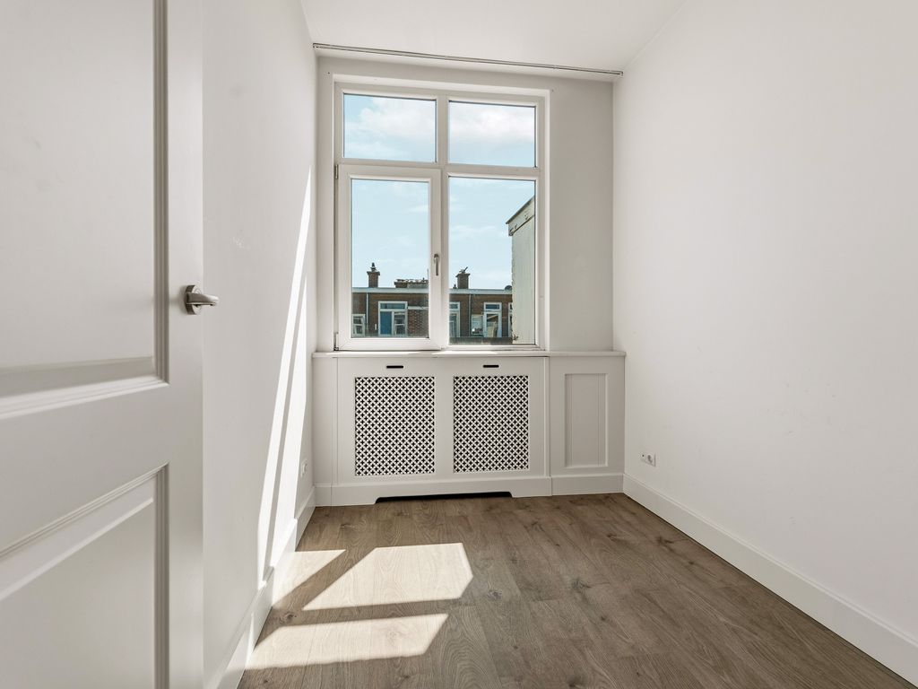 Schaarsbergenstraat 92, 'S-GRAVENHAGE