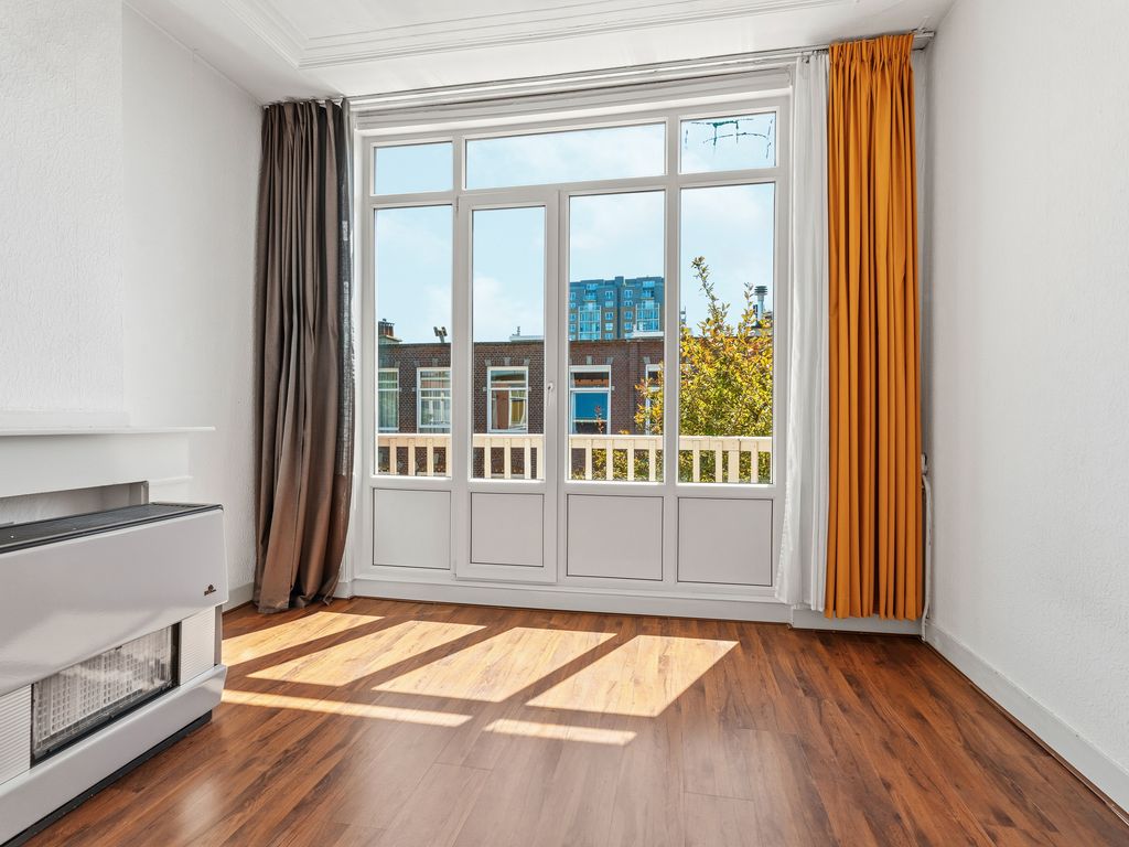 Van Loostraat 115A, 'S-GRAVENHAGE