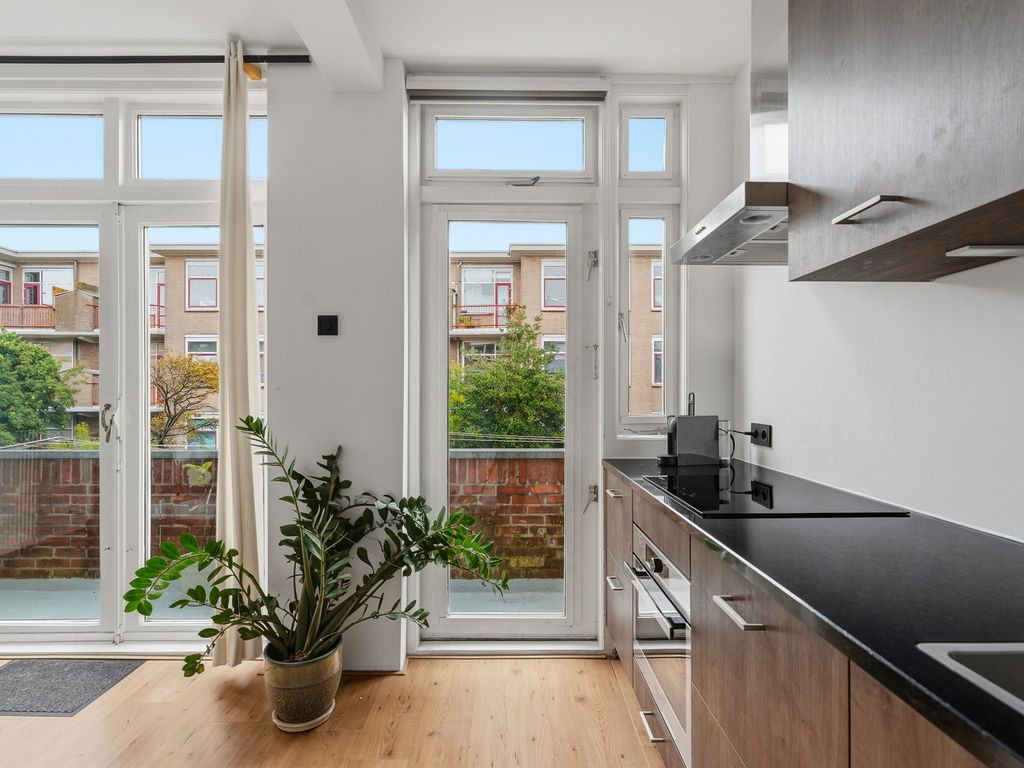 Leersumstraat 58, 'S-GRAVENHAGE