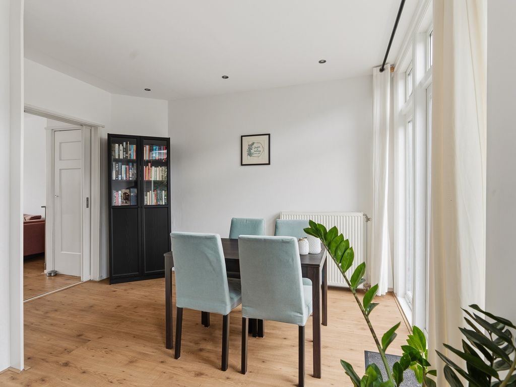 Leersumstraat 58, 'S-GRAVENHAGE