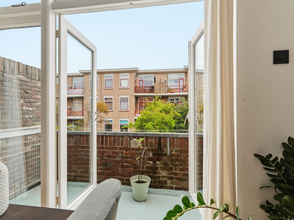 Leersumstraat 58, 'S-GRAVENHAGE