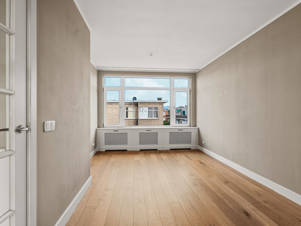 Schaarsbergenstraat 12B, 'S-GRAVENHAGE