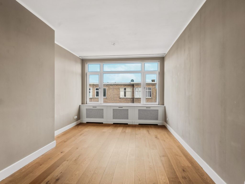 Schaarsbergenstraat 12B, 'S-GRAVENHAGE