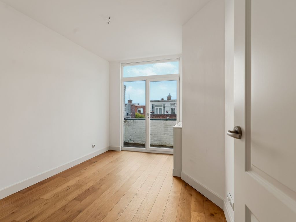 Schaarsbergenstraat 12B, 'S-GRAVENHAGE