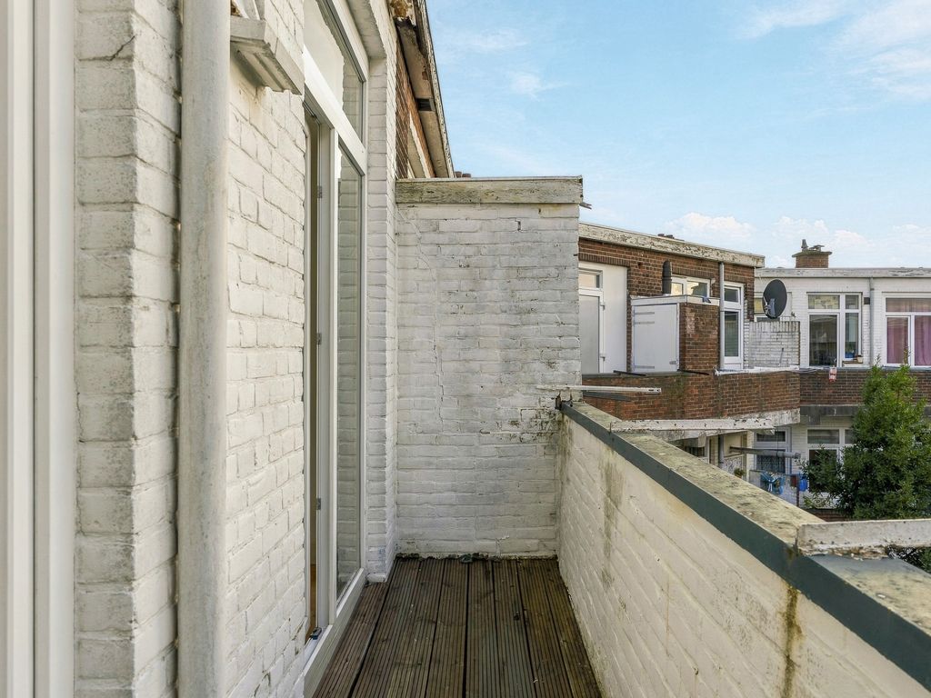 Schaarsbergenstraat 12B, 'S-GRAVENHAGE