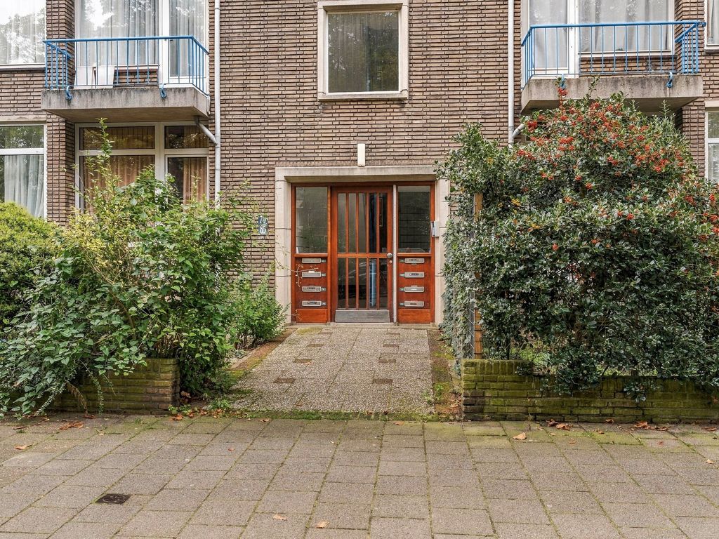 Juliana van Stolberglaan 77, 'S-GRAVENHAGE