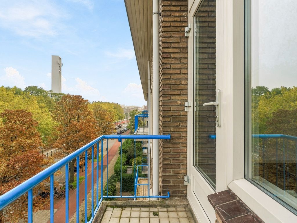 Juliana van Stolberglaan 77, 'S-GRAVENHAGE