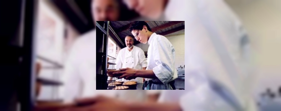 BakkerscafÃ© Brood op de plank geopend