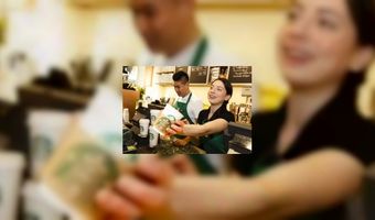 Vaste klant: vrouw eet 1 jaar Starbucks