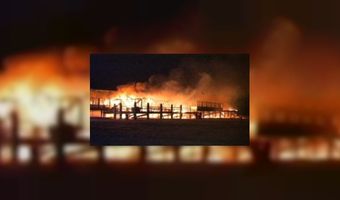 Strandpaviljoens in lichterlaaie