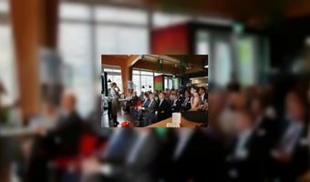 AF&BM schudt leden waker