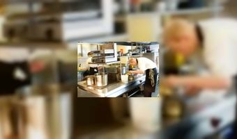 Restaurantgast eet bord niet leeg