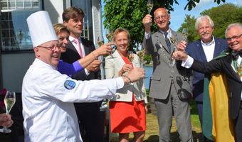 Restaurant Allemansgeest geïnaugureerd als eerste Euro-Toqueslid in Voorschoten