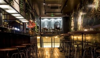 Gegrilde kip en gezelligheid bij Café Ter Marsch