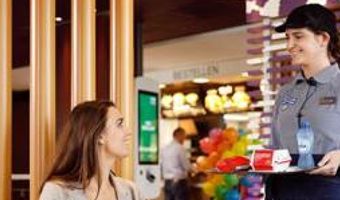 McDonald’s bereikt mijlpaal van 50ste restaurant met Table Service