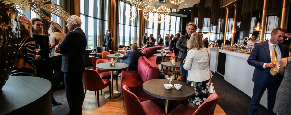 Van der Valk opent spectaculaire skybar in Tiel