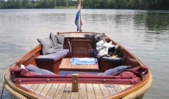 Amsterdammer fel gekant tegen hotelkamers in brugwachtershuisjes