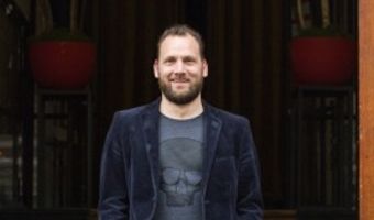 Rotterdammer Herman Hell staat met drie kroegen in café top 100