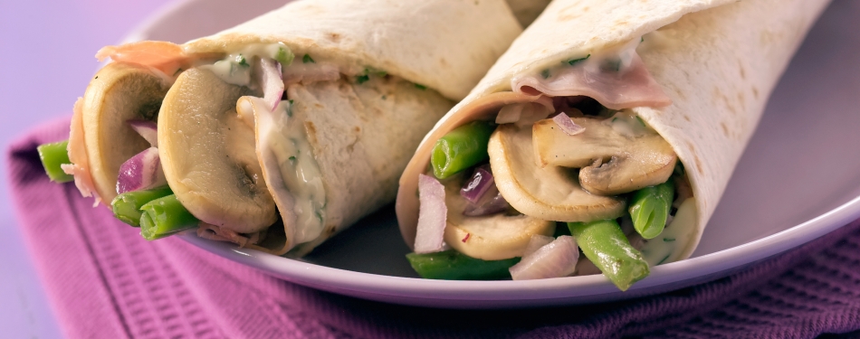 Gevulde wraps met knoflookmayonaise