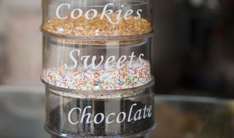 Ouderen boos op restaurant ValkenSwaard waar alleen jongeren korting krijgen