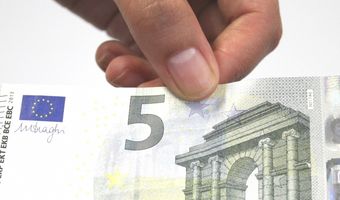 Lonen horecamedewerkers staan stil