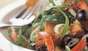 Italiaanse salade met brood