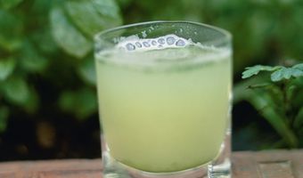 Smoothie met selderij, appel en mint