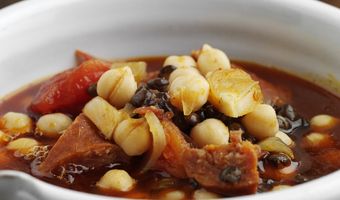 Linzensoep met kikkererwten en chorizo